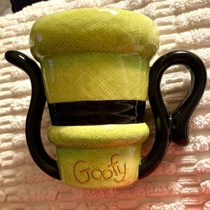 Disney Parks Goofy Ear Hat Ceramic Mug Cup Coffee Tea 2015 Green Dog Ear Handles
